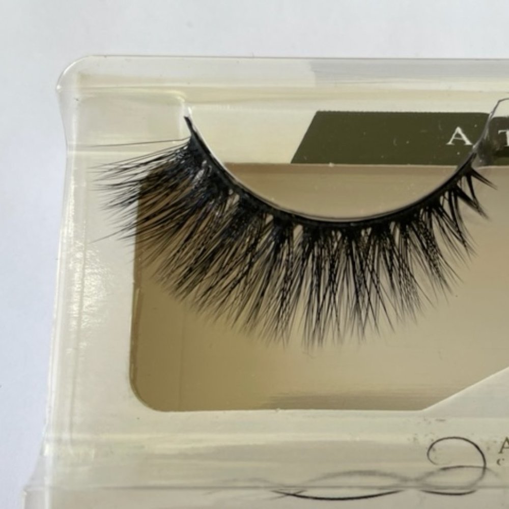 Eye Lashes - Picture 3 of 5